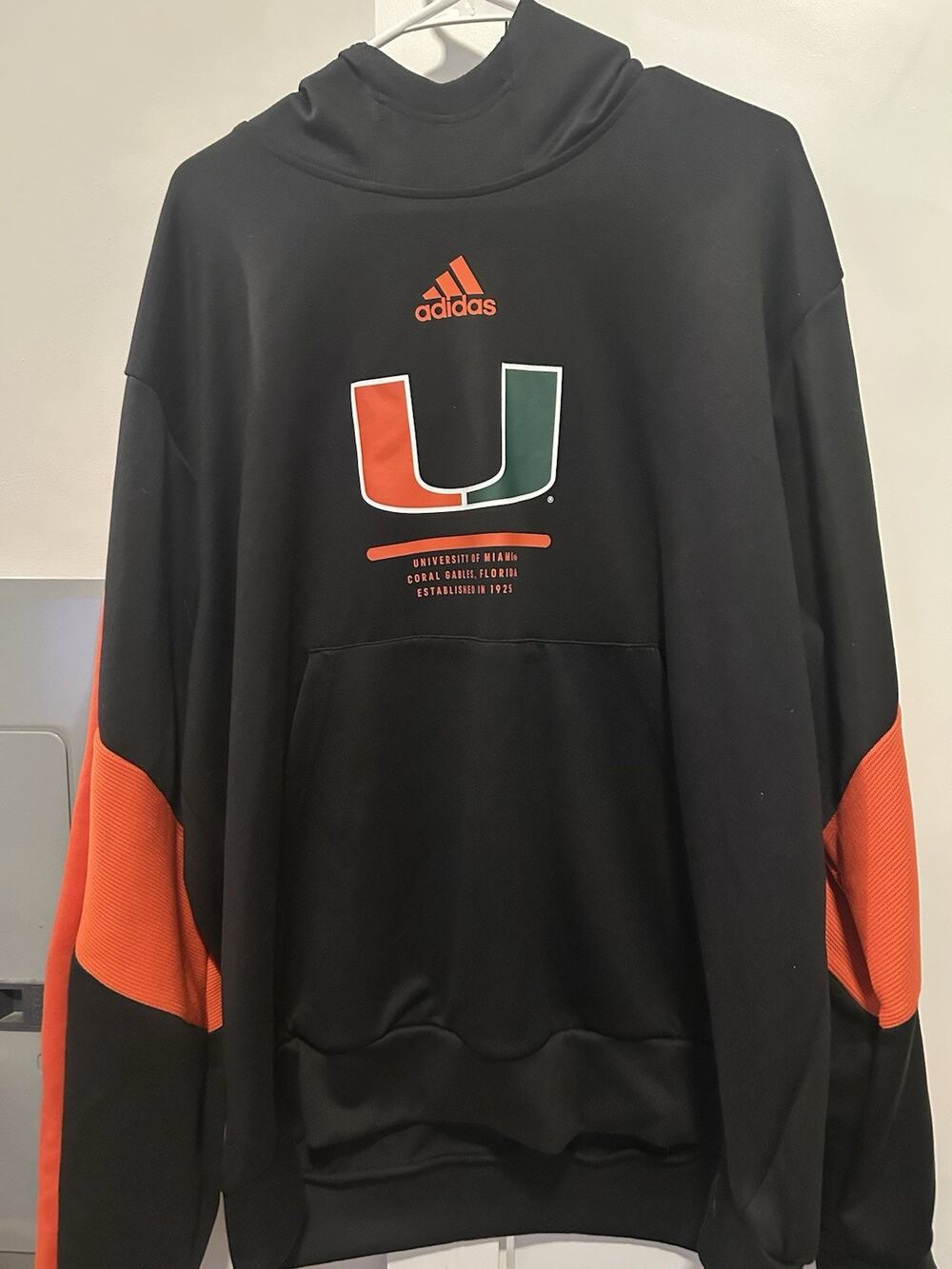 MIAMI HURRICANES GAME BLACK ADIDAS SWEATER WITH HOODIE AND POCKETS SIZE 2XL